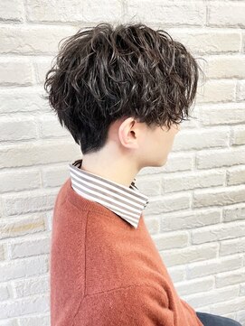 シュエール(Chuaile) 前下がりセンターパート×スパイラル