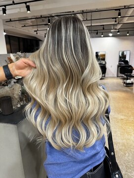 メリー オオサカ(Merly Osaka) もうこれは後ろ姿 外国人!おしゃれブロンド_contrast blond_