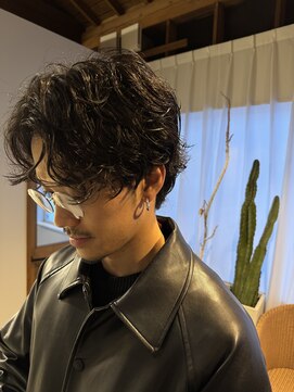 ニュード(niud) センターパートパーマ