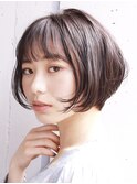 切りっぱなしショート・ボブ/絶壁解消/前髪あり/30代/40代/面長