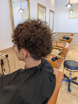 クロエ バイ ラヴィズム 新潟ビルボードプレイス2店(CLOE by LUVISM) メンズハードパーマ