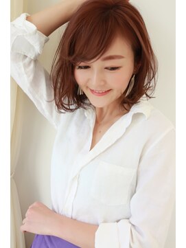 レア(LEA) 30代40代50代からの大人なやりすぎない外ハネスタイル