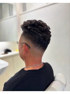 ペーハーセブン アーツ(Arts) フェードカット