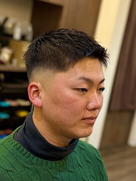 ◆圧倒的清潔感 & 男らしさ フェザーアップ × スキンフェード◆