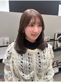 レイヤーカット×ヘーゼルベージュカラー