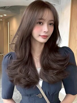 クイーン バイ ノイズ 西院(QUEEN by noism) 大人可愛い20代30代40代小顔ウルフレイヤーボブ韓国ロング