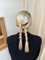 フェリーチェ 六本木店(Felice)&nbsp;タイトヘア タイトアレンジ 編みおろし ツインアレンジ