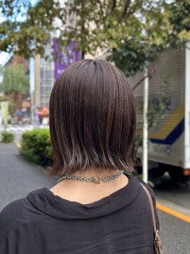 ロイド(Royd.) 切りっぱなしボブロブピンクベージュアースカラー新宿