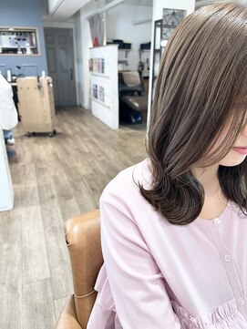 マカナ(makana) 透明感ベージュカラー