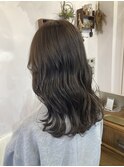 赤みを消した透明感カラー　30代大人可愛いミディアムスタイル