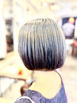 サーティエイト(38) 30代 丸みショートボブ/ミニボブ/くびれショート/髪質改善/元町/