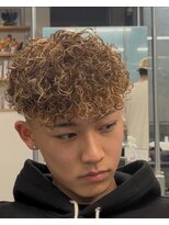 イーラ アメ村店(era)&nbsp;外国人風スペインカールパーマ/メンズ/刈り上げ/眉毛/ツイスト