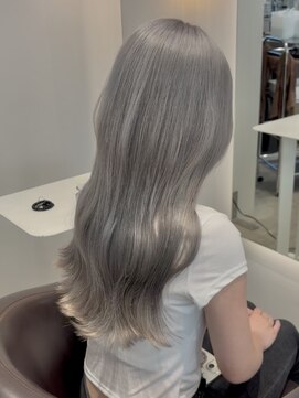 ケリーアン 太田(kelly.un) 透明感シルバーカラー / ハイトーンカラー / グレーカラー