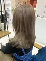 バランス 原宿 表参道(balance) ヘーゼルベージュハイライト×レイヤー YUKA