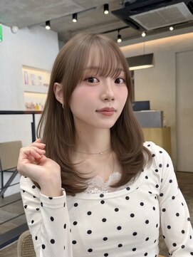 ウェイズ トウキョウ(Ways TOKYO) ワンカールで可愛いレイヤーカットには透明感ベージュが相性抜群
