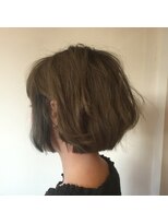カタチヘアー(HAIR) 。。。。。。シンプルな髪型に対して色で変化。。ボブのカタチ。