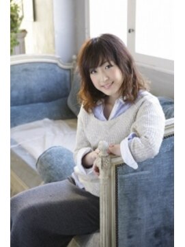 アントリール 府中店(entrir) 鈴木保奈美さん風ミディ