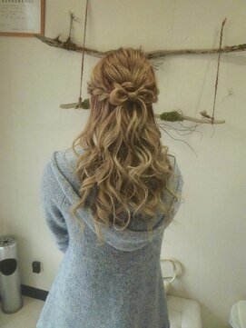 ヘアセットサロンエッジ(Edge) 編込みリボンハーフアップ