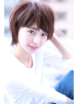 シーラス バイクラウドゼロ(Cirrus by Cloud zero) ベージュ小顔ラフショートスタイル【Cirrus by Cloud zero】