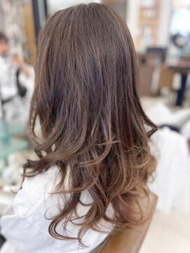 ミーティア バイ クアトロ(Meteor By QUATRO) 透明感ブラウンベージュ