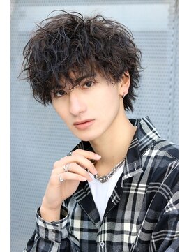 ネイビー(NAVY) 強めパーマ 波巻き 波打ちスパイラル ソフトツイスト ウルフ