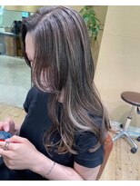 リュミエ ドゥ マッシュ(Lumier de mashu)&nbsp;アッシュベージュにラインカラー