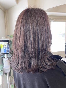 アミュレ(Amule) 大人女子ショコラアッシュ白髪ぼかし外ハネセミロング40代梅ヶ丘