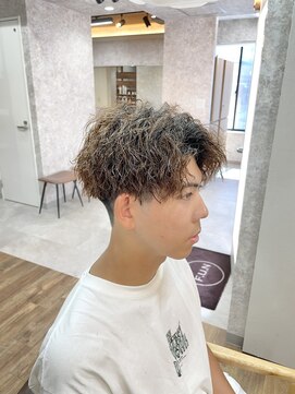 ファン 竹ノ塚店(F.U.N) ツイストパーマ(茶髪)