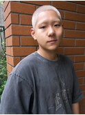 バズカット　金髪坊主　メンズハイトーン