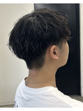 フイ 新宿3丁目(Hui) スパイキーショート/シャドウパーマ/韓国マッシュ/men's