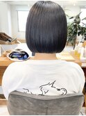 可愛いナチュラルな艶感切りっぱなしボブ
