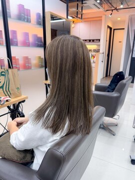 ステラバイケンジ 藤沢(STELLA by KENJE) 白髪ぼかし細めハイライト30代40代50代【藤沢　藤沢駅】