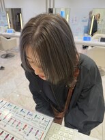 ケンジ 平塚 アネッタ(KENJE annetta) ぼかしハイライト/Aujuaトリートメント