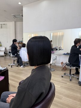 シード(SEED) 長崎　パツっとボブ　レディースカット