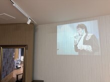 リプレイ(Re:Play)の雰囲気（プロジェクターでYouTubeや動画が観れますお子様も喜びますよ）