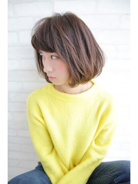 ビームズ ヘアー ブラン(Bee ms HAIR Blanc+) ビームズヘアー　ミデイアムボブ　ナチュラルミルクティー