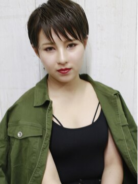 バース(BIRTH) 天神【BIRTH】斜めバング×黒髪ベリーショート２