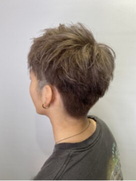 ナフィ バイ エイム 町田店(Nafie by eim) ブリーチ一回のグレージュカラー/ダブルカラー/刈り上げショート