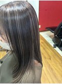 ハイライト入りグレージュカラー
