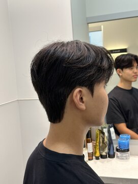 テールバイルシエル(TERRE by Le ciel) 刈り上げなしダウンパーマ×カルマヘアスタイル/SHUTO