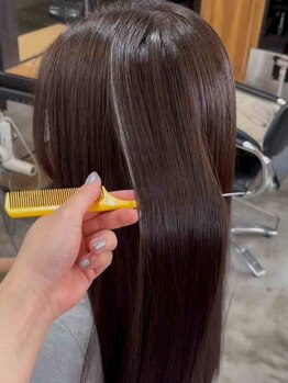 アンアンアヴェダ 沖縄ライカム店(anan aveda)の写真/湿気の多い季節でうねりが気になる方必見☆毛先まで自然なストレートを創るanan avedaの縮毛矯正で美髪に♪