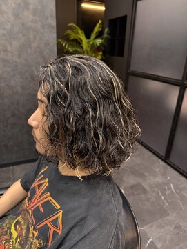 ワンフ(onef) カット+サーフカール+金メッシュ