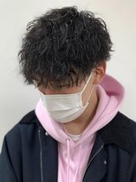 シャルムバイケンジ(Charm.by KENJE)&nbsp;メンズパーマ波巻きツイストスパイラル刈り上げセンターパート