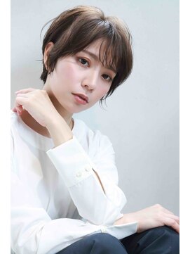 大人女性に似合う、やわらかショートスタイル