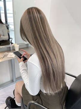 ヴィヴィー 福岡天神店(VIVIE) ローライト/ミルクティーベージュ/レイヤーカット