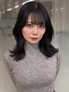 ソラ 広尾店(SORA) ミディアムレイヤー/ミディアムヘア/ブルーブラック