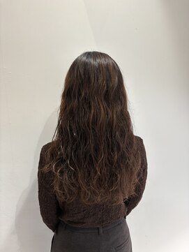ウクラ バイ レシッド 池袋(uchla by rcid) ロングヘアでゆるっとウェーブ☆
