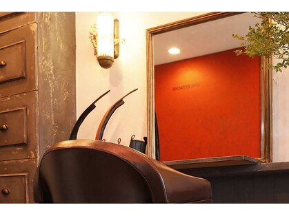 アンアタッシュ(UNE ATTACHE)の写真