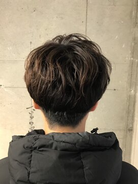 オッソ(OSSO) トランクスヘアくせ毛風パーマコンマヘア_かき上げヘア