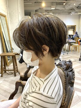 エル(EL by green) 《tomi》ハンサムショート×オリーブベージュ